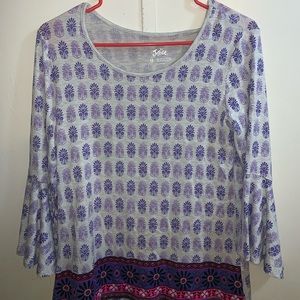 Flared out long sleeve shirt with flower pattern